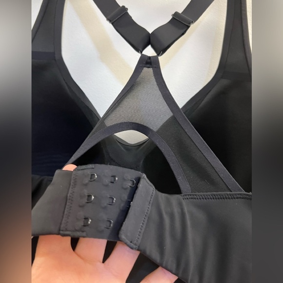 Athleta Advance High Impact Sports Bra Gym Running Basic Workout Black W2. - Picture 8 of 15